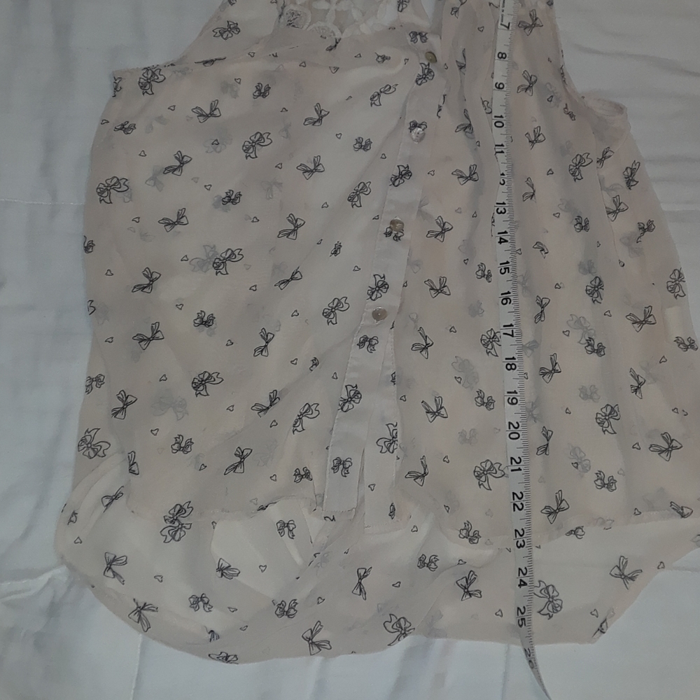 mary Jane USA sheer bowtie patterned top - Picture 6 of 6